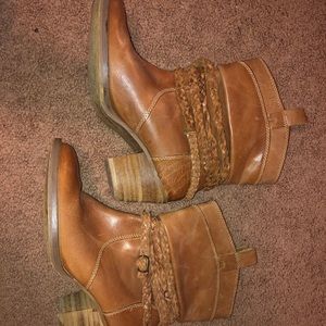 Dingo leather boots